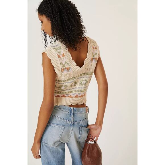 Anthropologie Cream Scalloped Sleeveless Sweater Vest - Picture 2 of 10